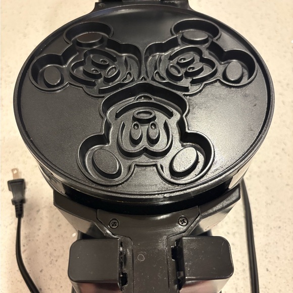 Disney Red and Black Mickey Mouse Waffle Iron - Picture 7 of 9